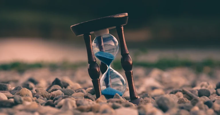 Hourglass running out, like a self-destructing message timer